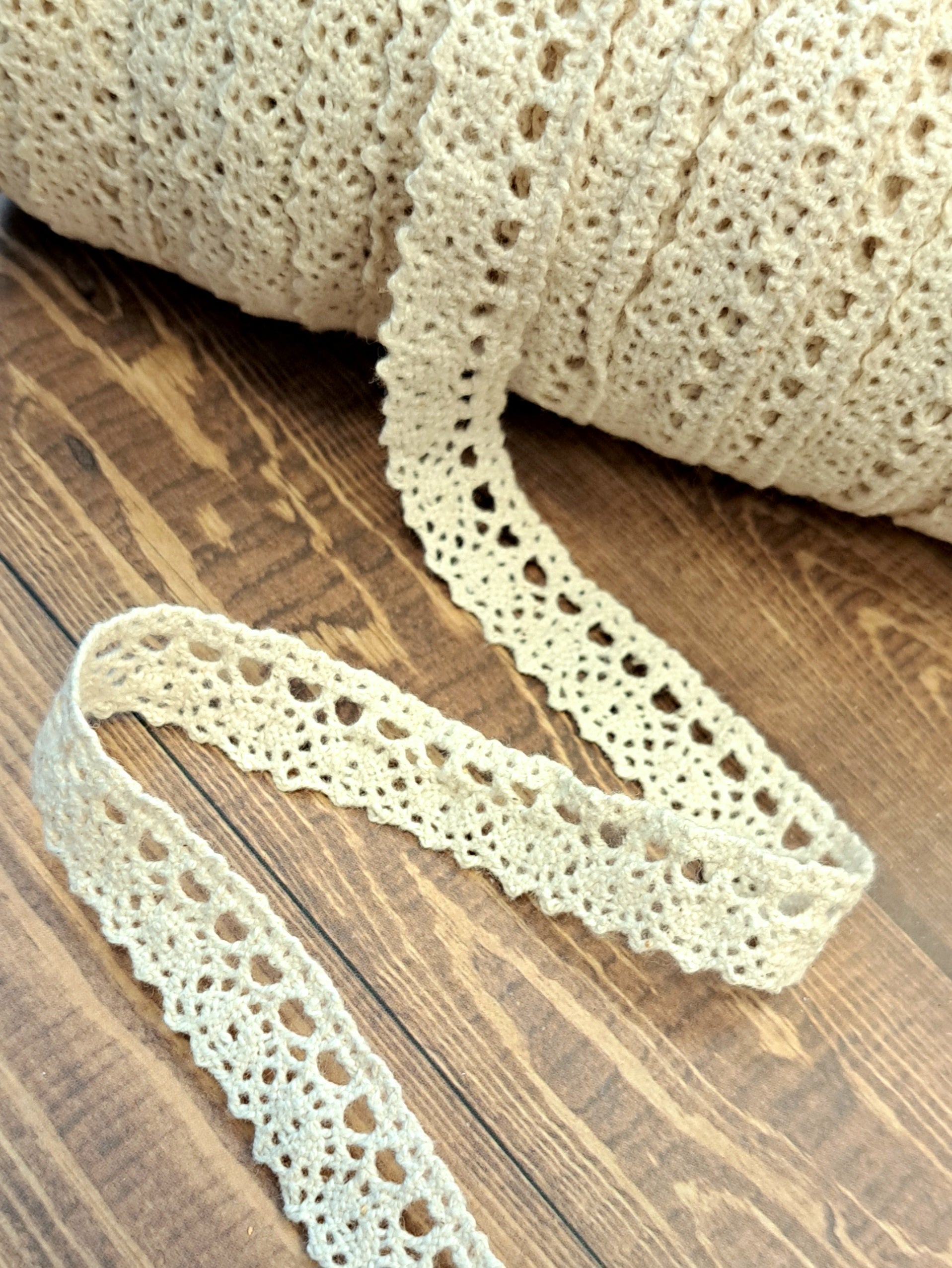 Crochet Lace Ribbon - Cream (metervis)