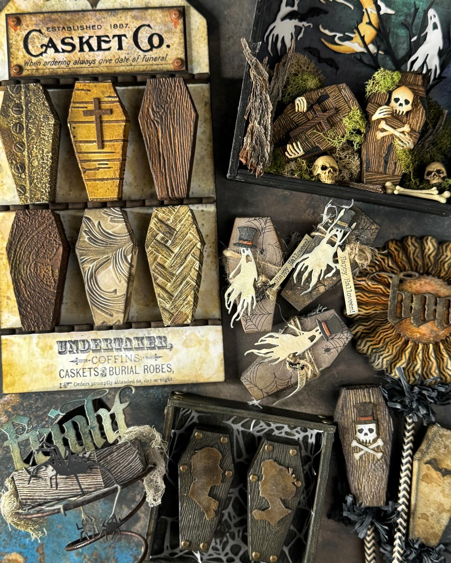 Tim Holtz - Distress Woodgrain Cardstock - Black