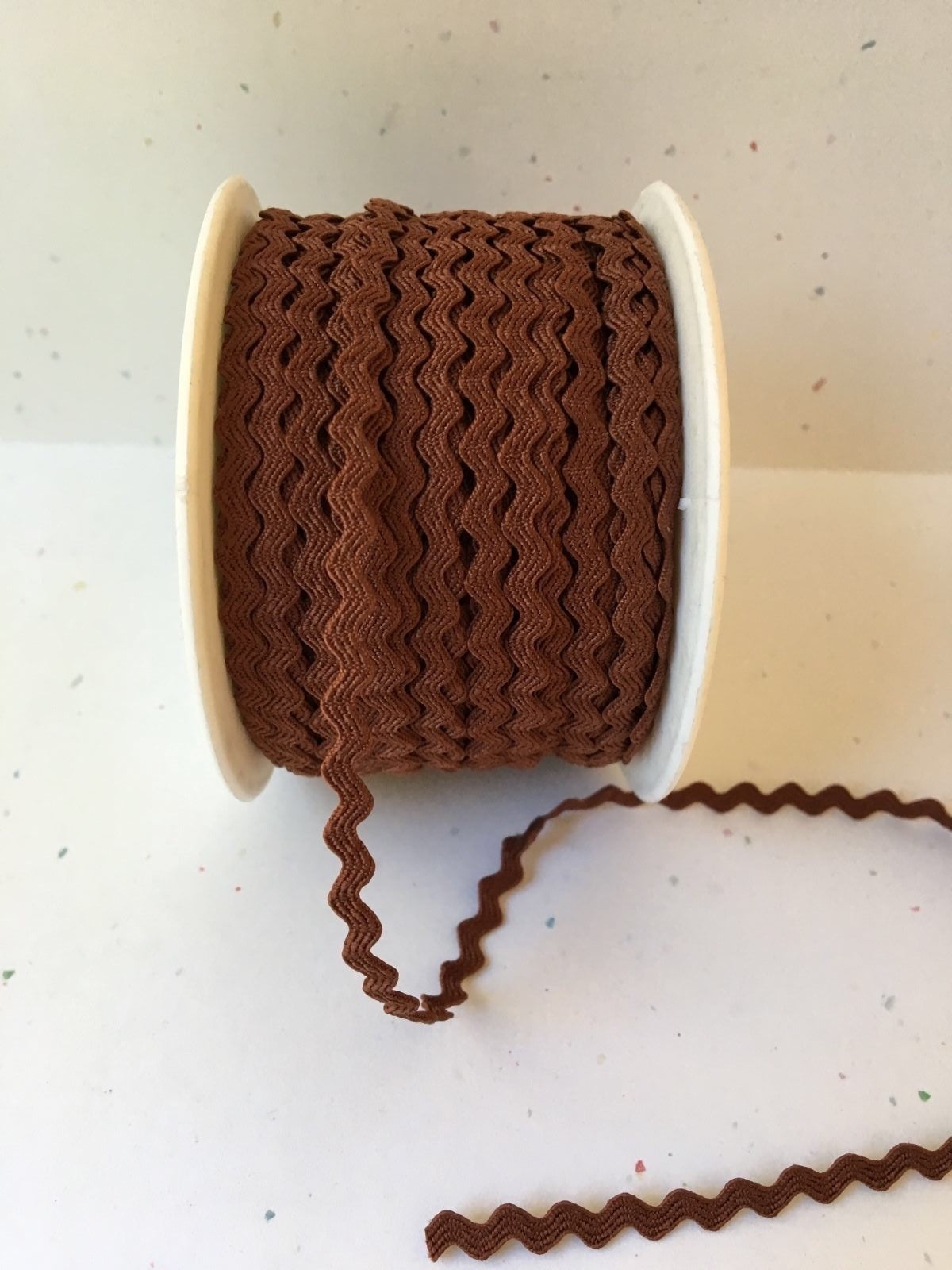 May Arts - Ric Rac - Brown (Metervis)
