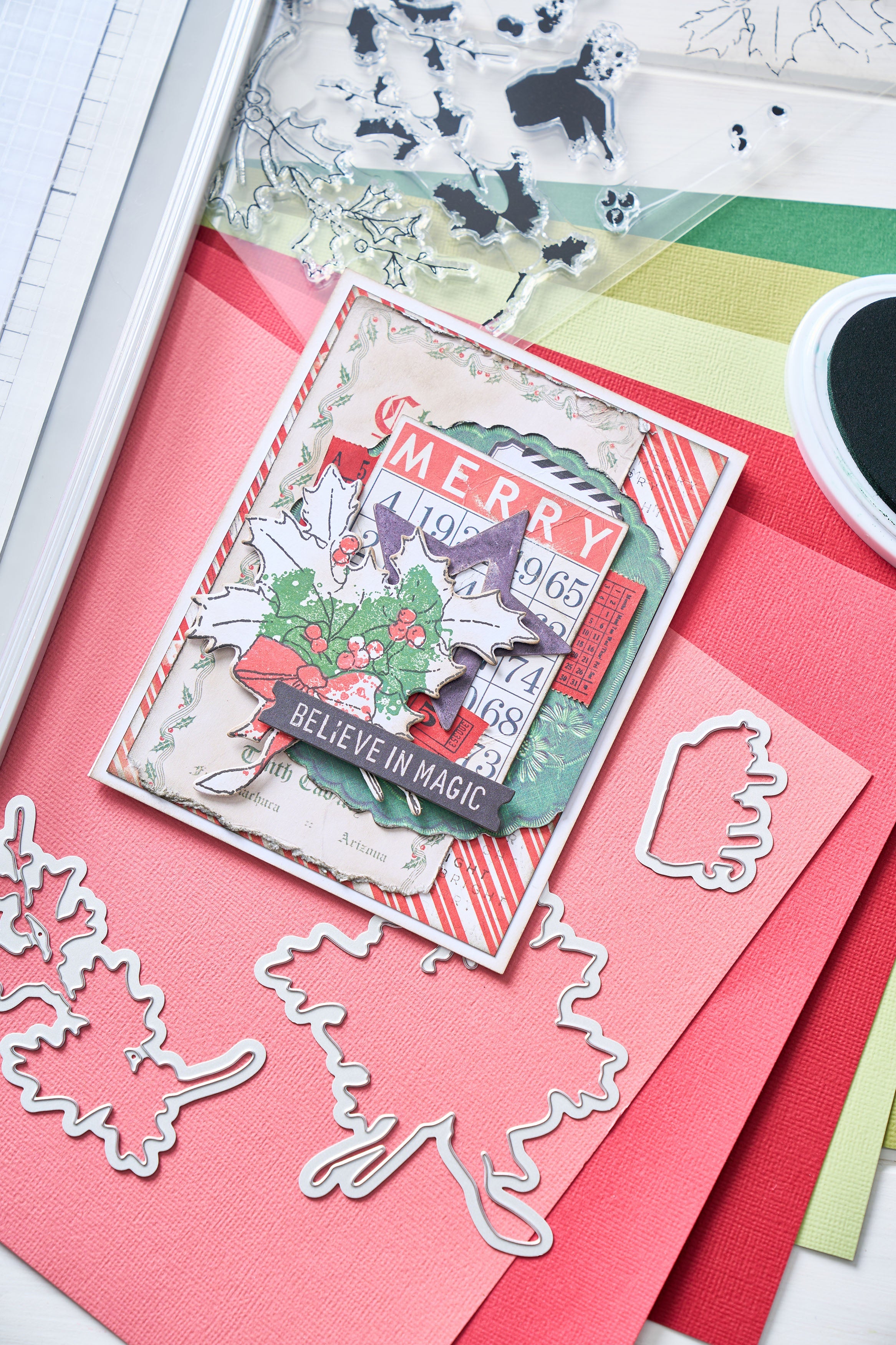 Sizzix - 49 & Market - Framelits dies & clear stamp - Pencil line holly