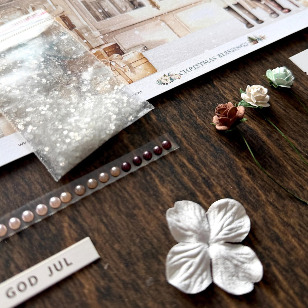 Scrap a long - Jul med Yasmin - Pop up kort - Fullt kit m/dies og medium (Utsending starter torsdag 1 oktober