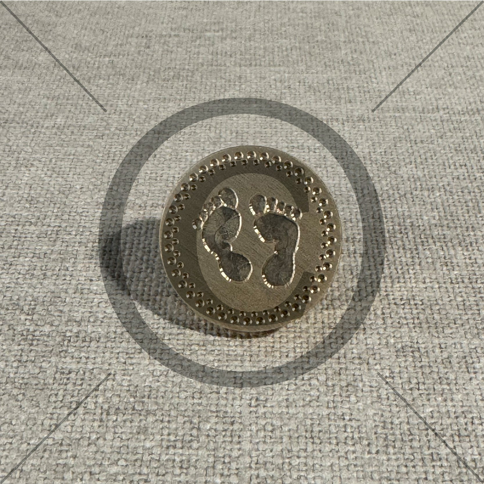 Papirdesign -  Lakkstempel - babyføtter