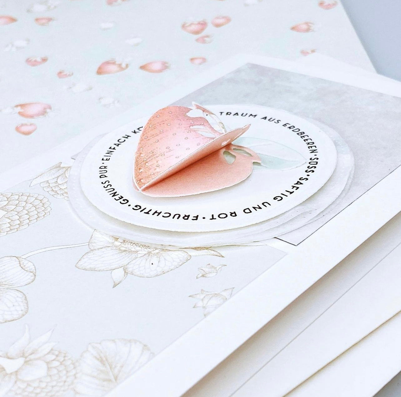 Alexandra Renke - Dies - Strawberry (pop-up)