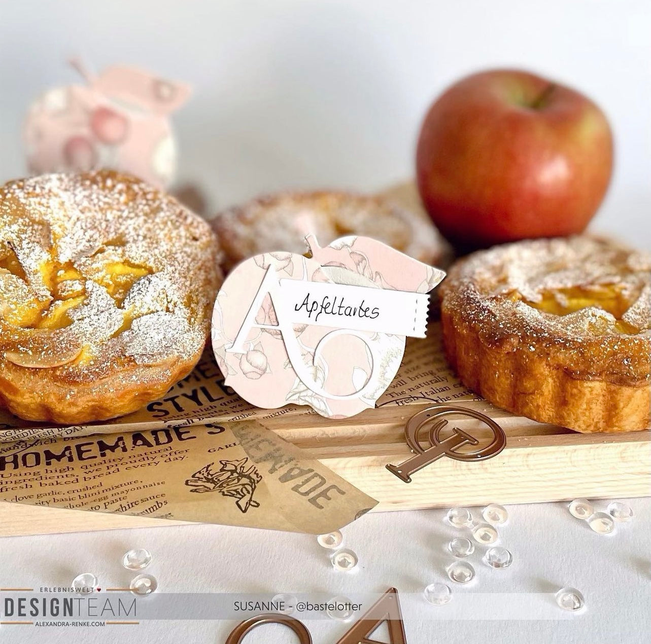 Alexandra Renke - Dies - Apple layers