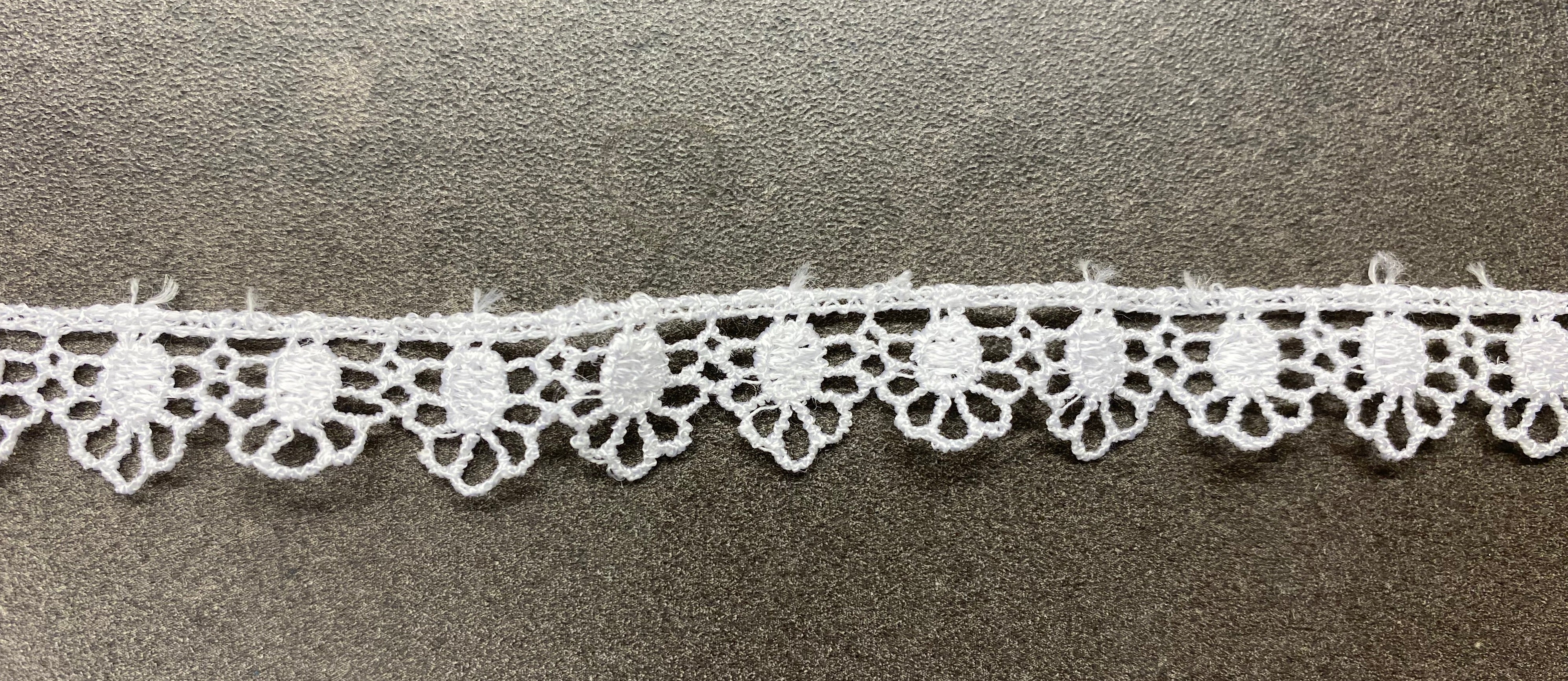 Cheep Trims - Scallop flower  - White  -METERSVIS