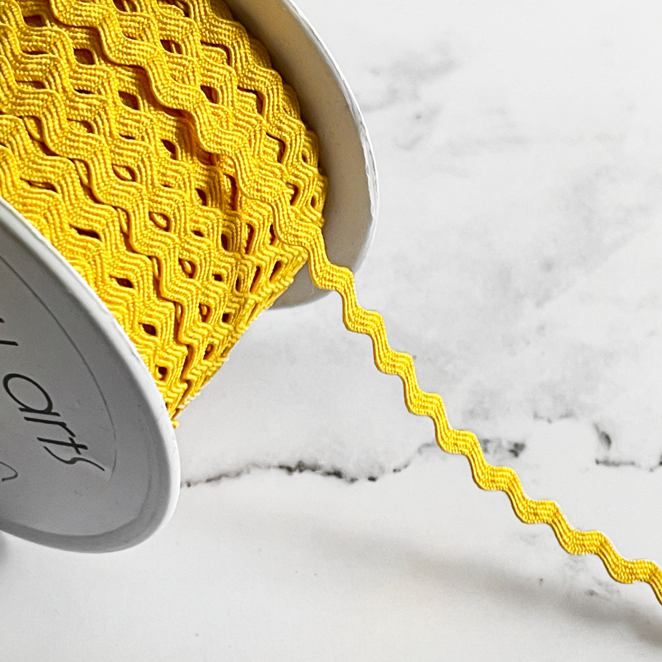 May Arts - Ric Rac - Yellow (Metervis)