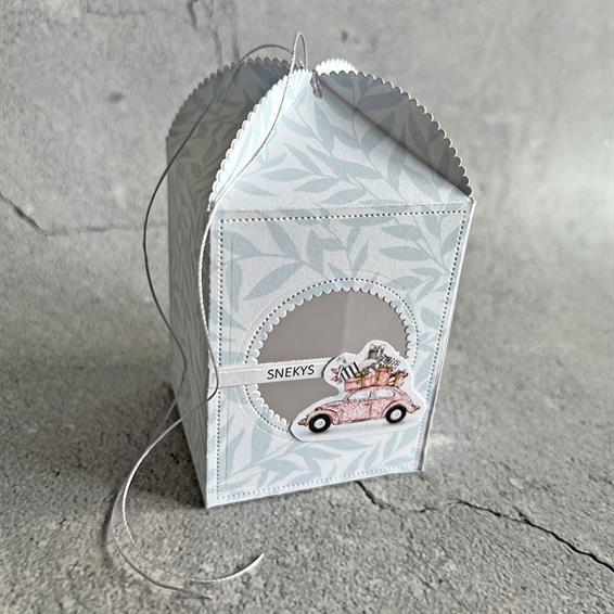 Simple and Basic - Dies - Scalloped Giftbox High