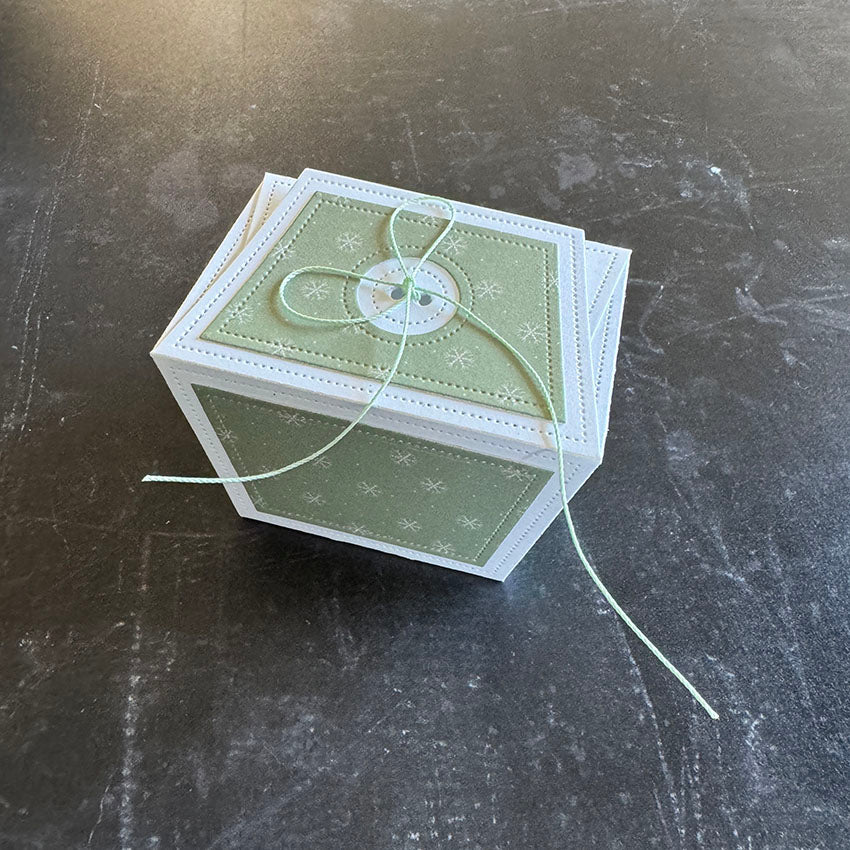 Simple and Basic - Dies - Box for sweets