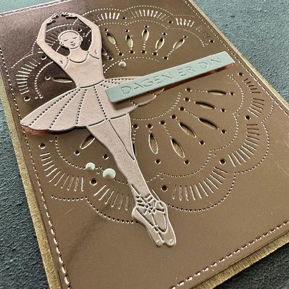 Simple and Basic - Dies - Ballerina