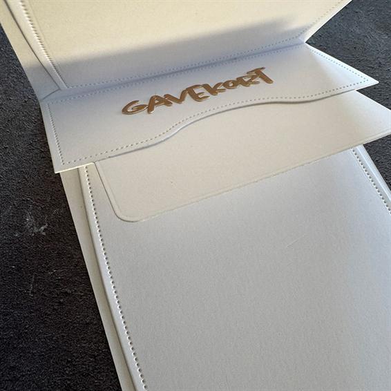 Simple and Basic - Dies - Giftcard insert