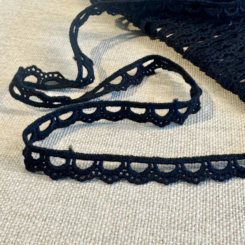 Papirdesign -  Blonde - bånd - Sort  (metervis)