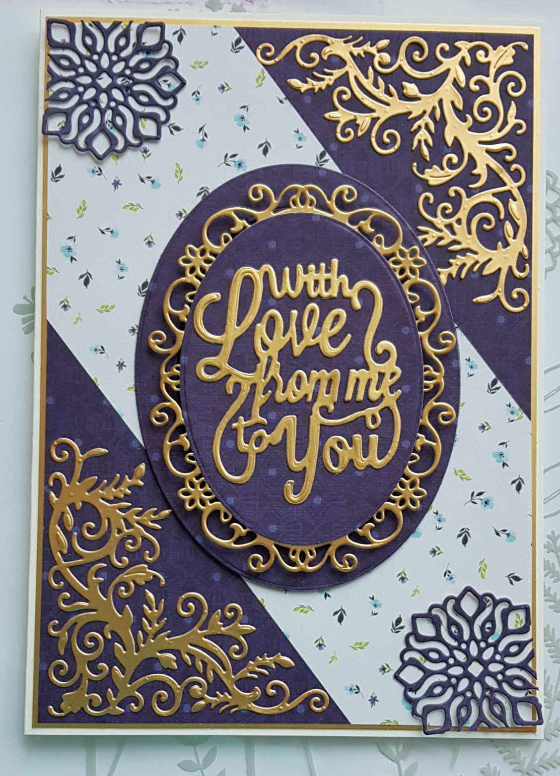 Couture Creations - Mini Die - Jardin Doily