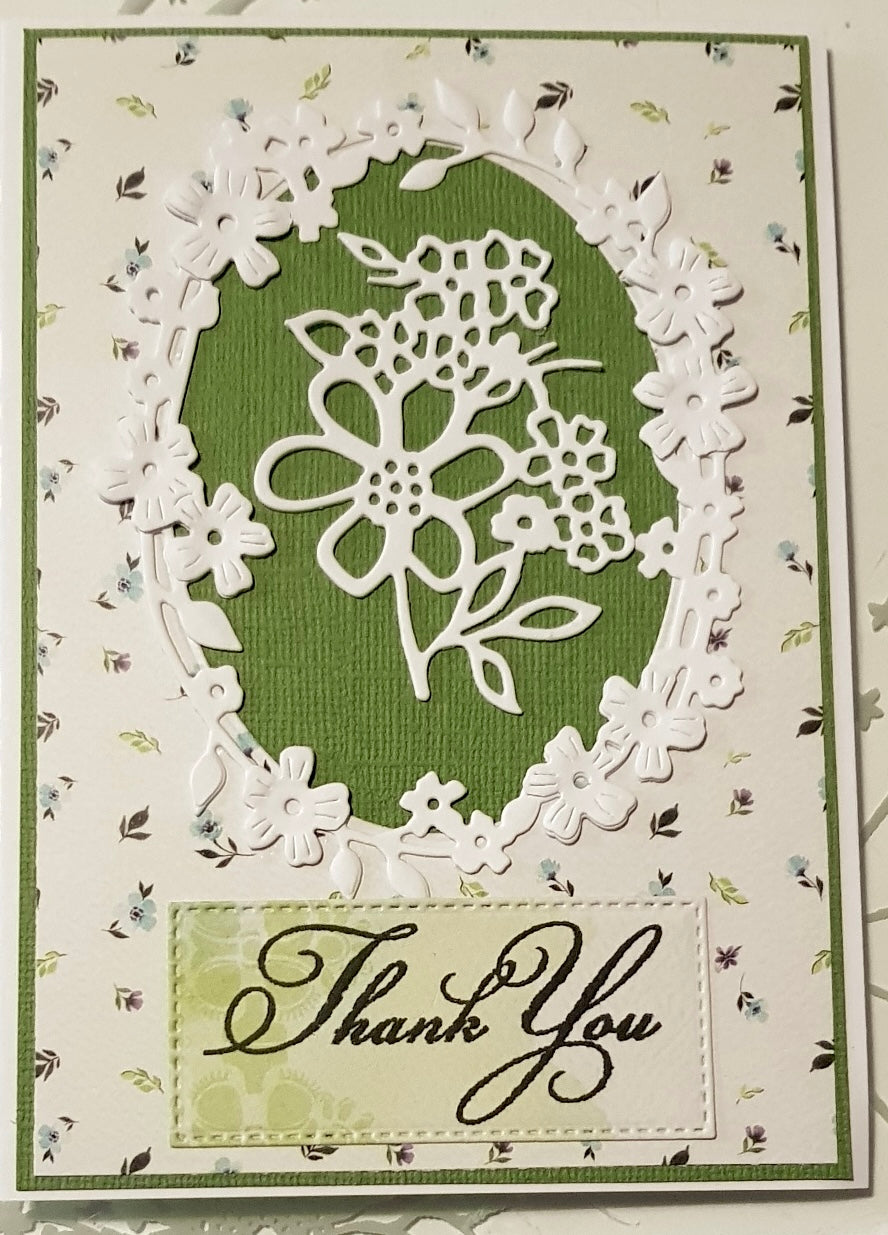 Couture Creations - Decorative Die Set - Framed Daisies