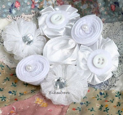 Petaloo: Floral Embelish - Mini Fabric Flowers WHITE