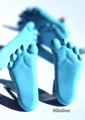 Eyelet Outlet - Blue Feet Brads