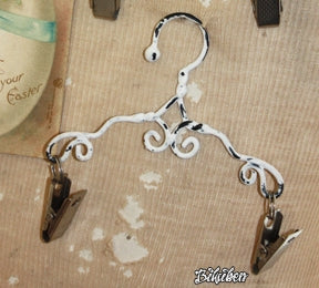 Melissa Frances - Scroll Hanger 6"