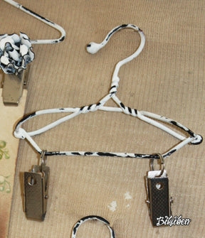 Melissa Frances - Clip Hanger 8"