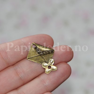 Charms - Brev - Brass