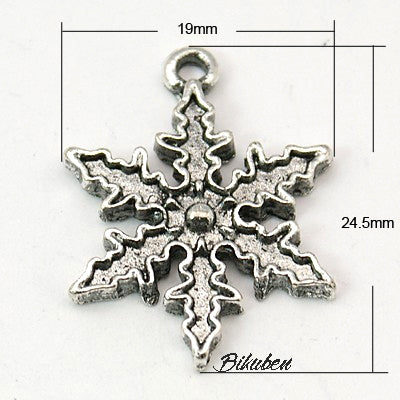 Charms - Antique Silver - Snowflake Outline