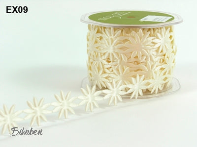 May Arts - Satin Cut Outs Ribbon - Ivory Daises METERSVIS
