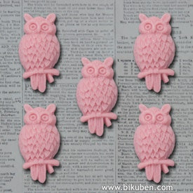 Maya Road  - Resin Charms - Wise Owl - Sunrise Pink