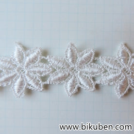Maya Road - Mini Mums Vintage Lace Trim - Cloud - METERSVIS