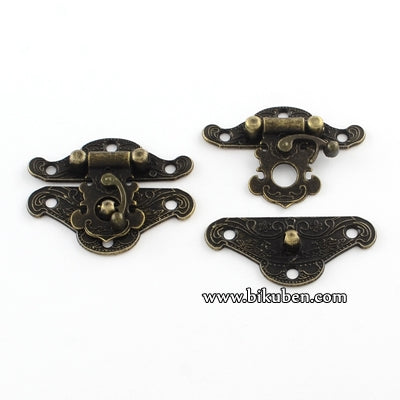 Charms - Antique Bronze - Flourish Catch Clasps