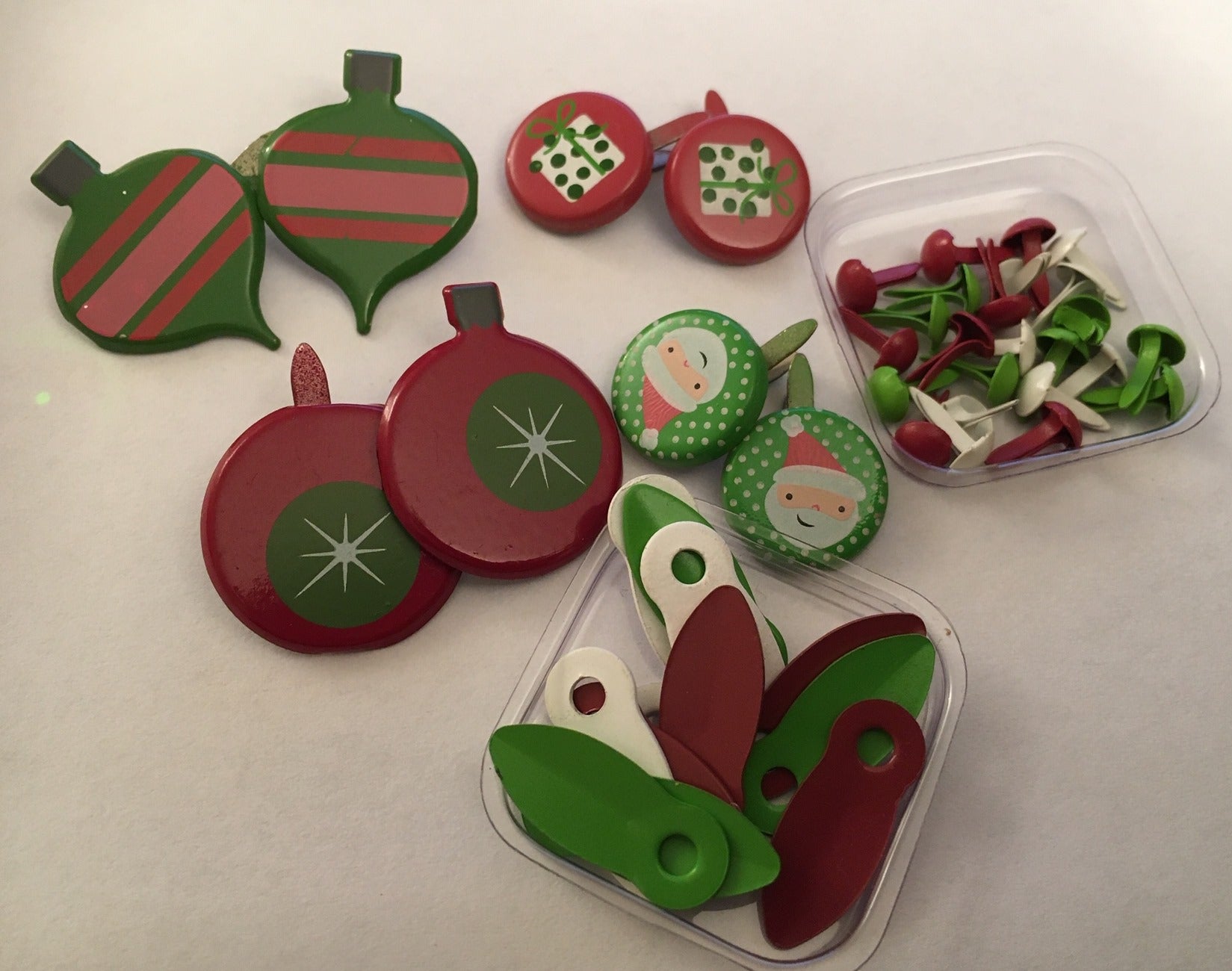 The paper company: Christmas Fun Embellishment Kit