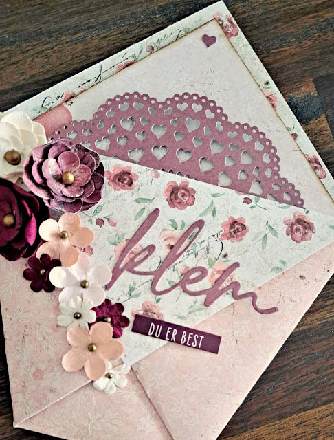 LaLa Land - Heart Doily Border Dies