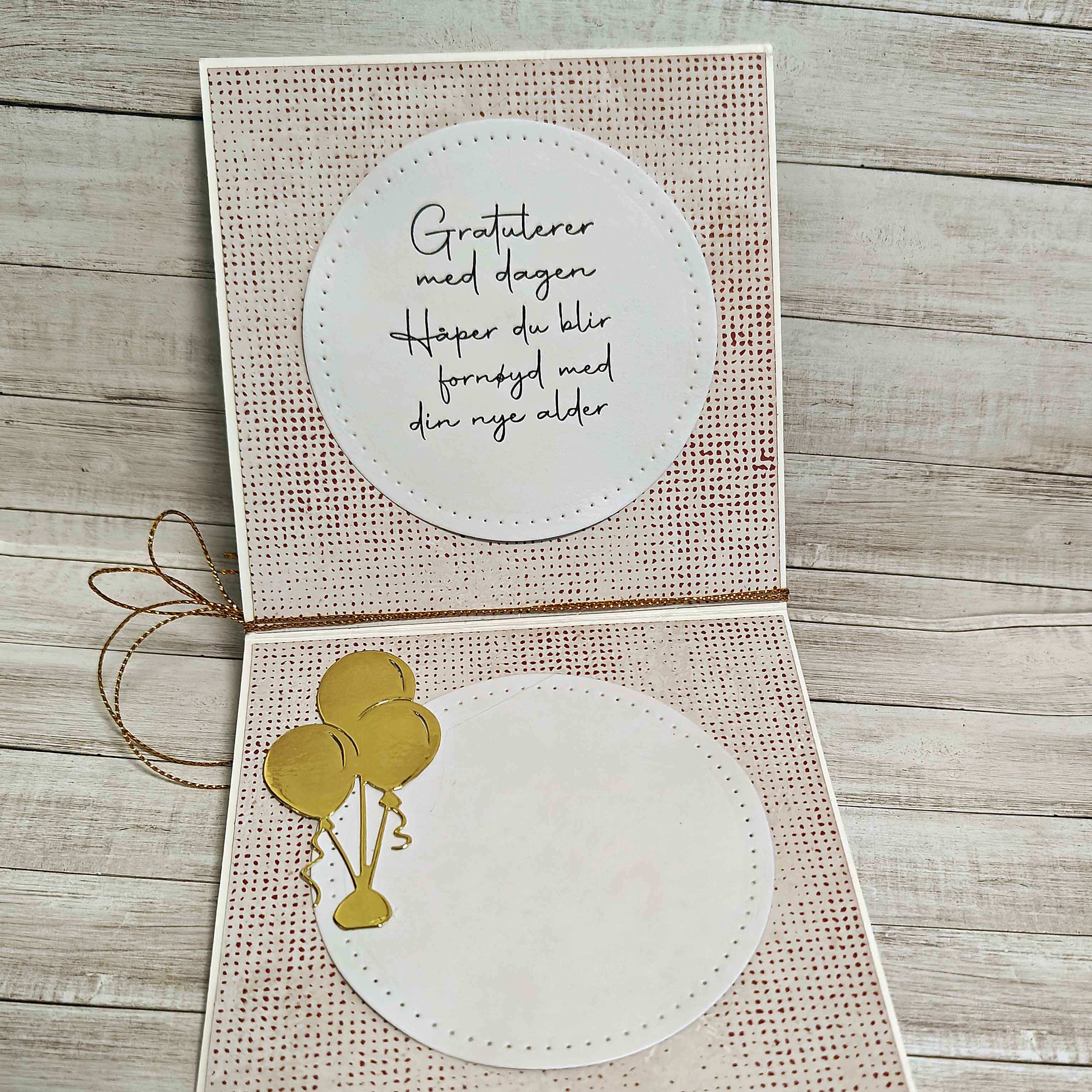 Papirdesign - Dies - Hurra og gratulerer