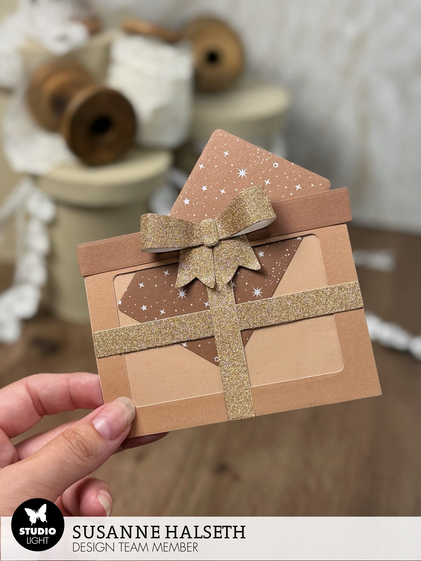 Studiolight Essentials - Present Christmas Cutting Die