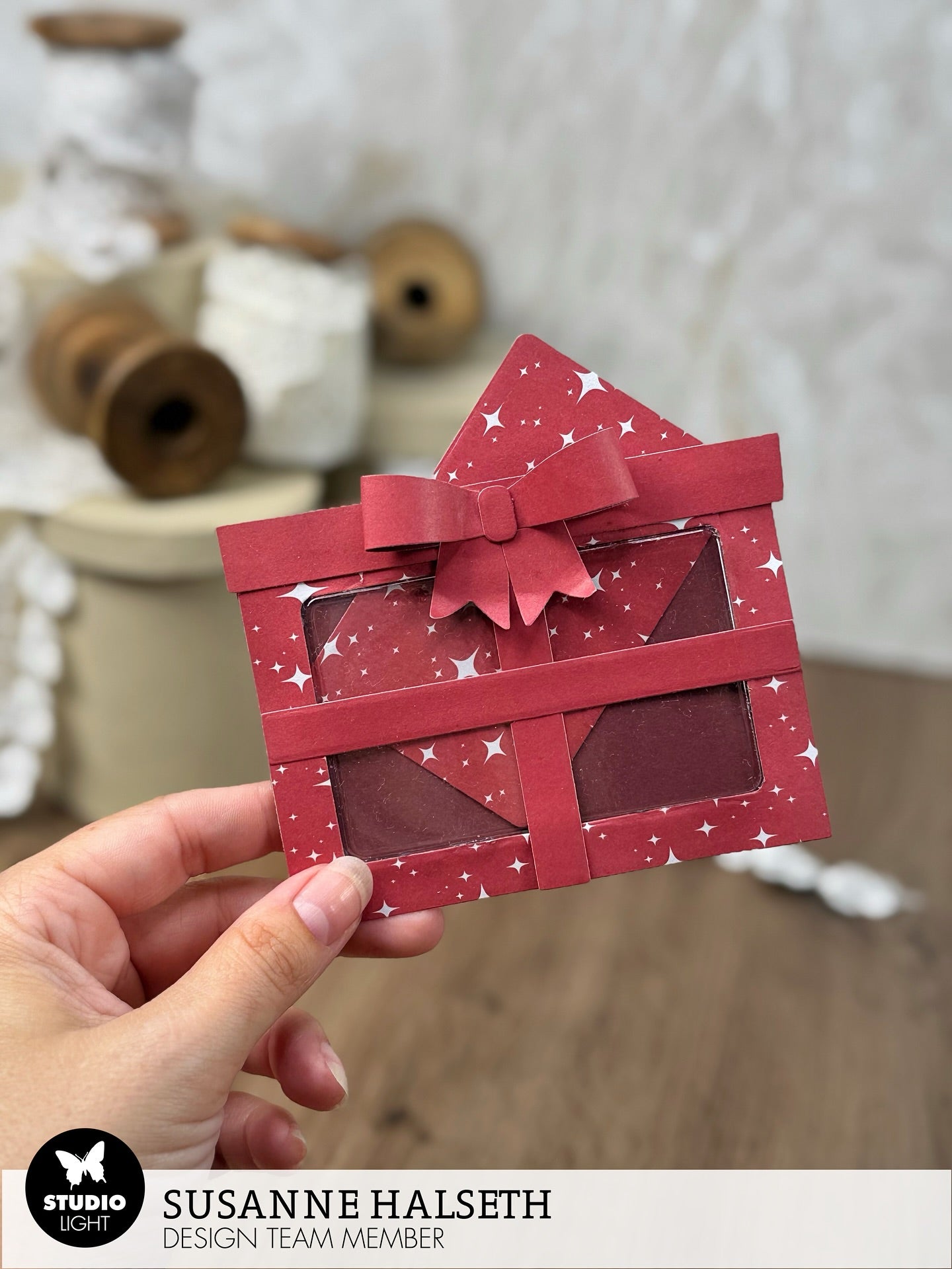 Studiolight Essentials - Present Christmas Cutting Die