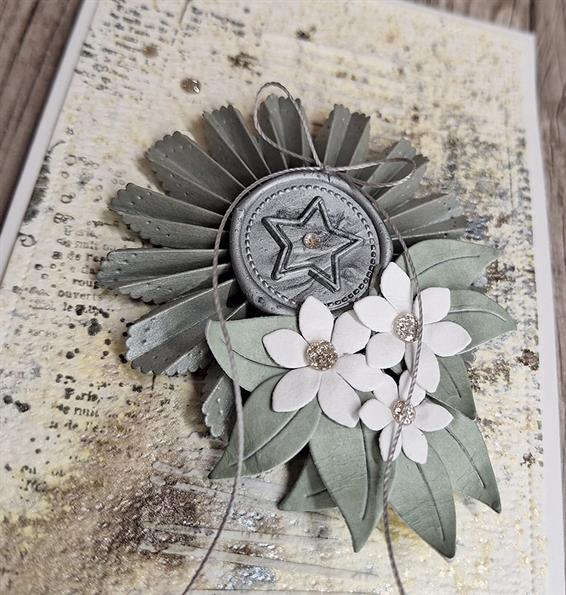 Simple and Basic - Dies -  Lovely Flowers