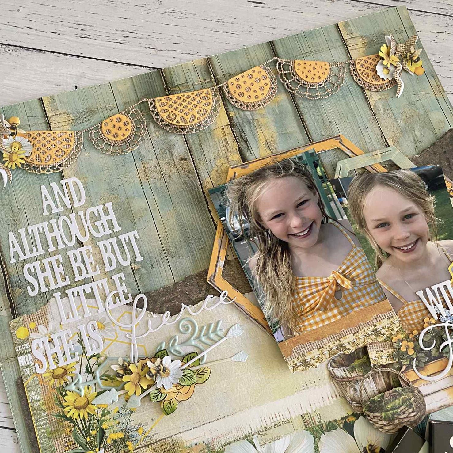 Sizzix - 49 & Market - Framelits dies & clear stamp - Doily Banner