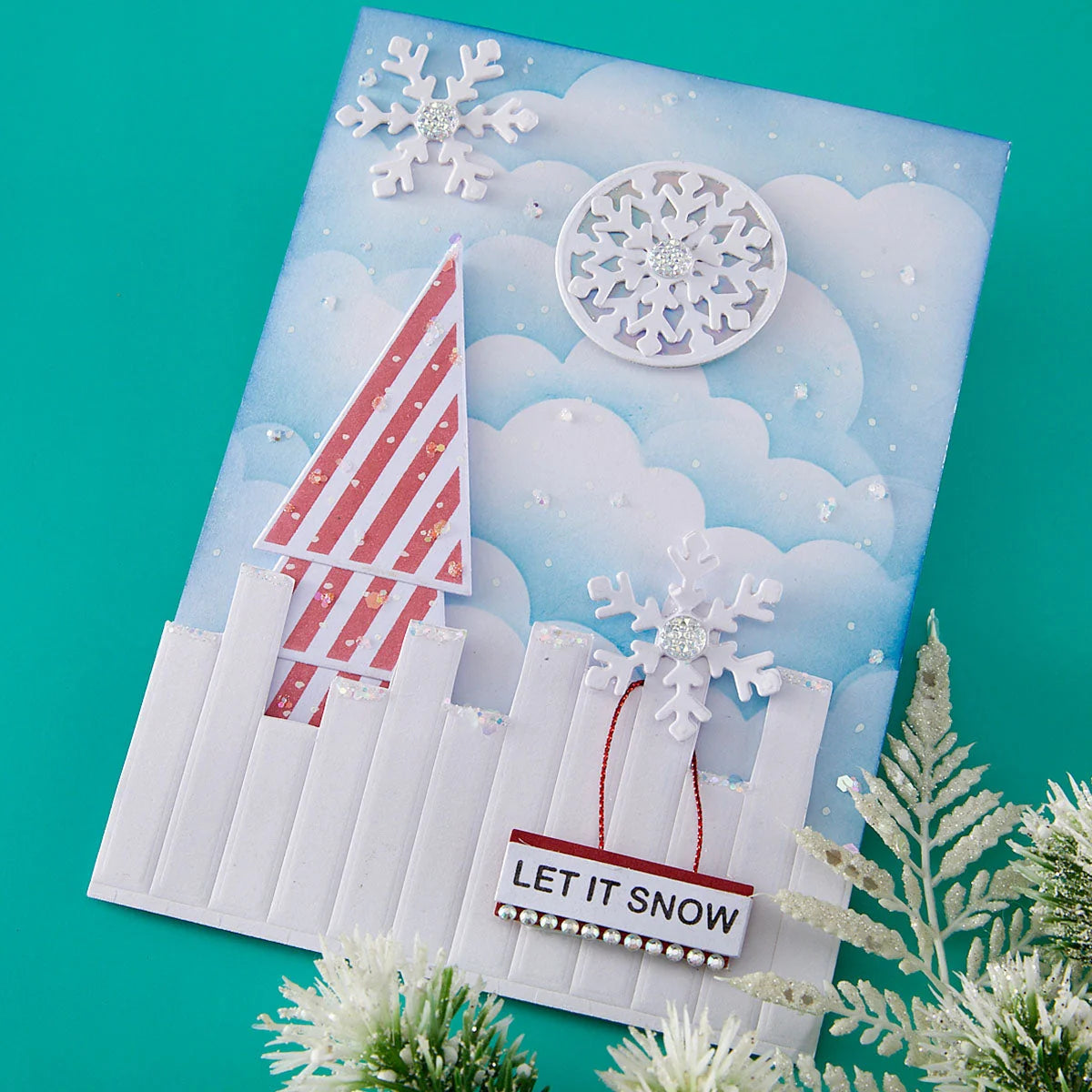 Spellbinders - Press & Foil Plate + Die set - Snowflake Kisses Sentiments by Lisa Horton