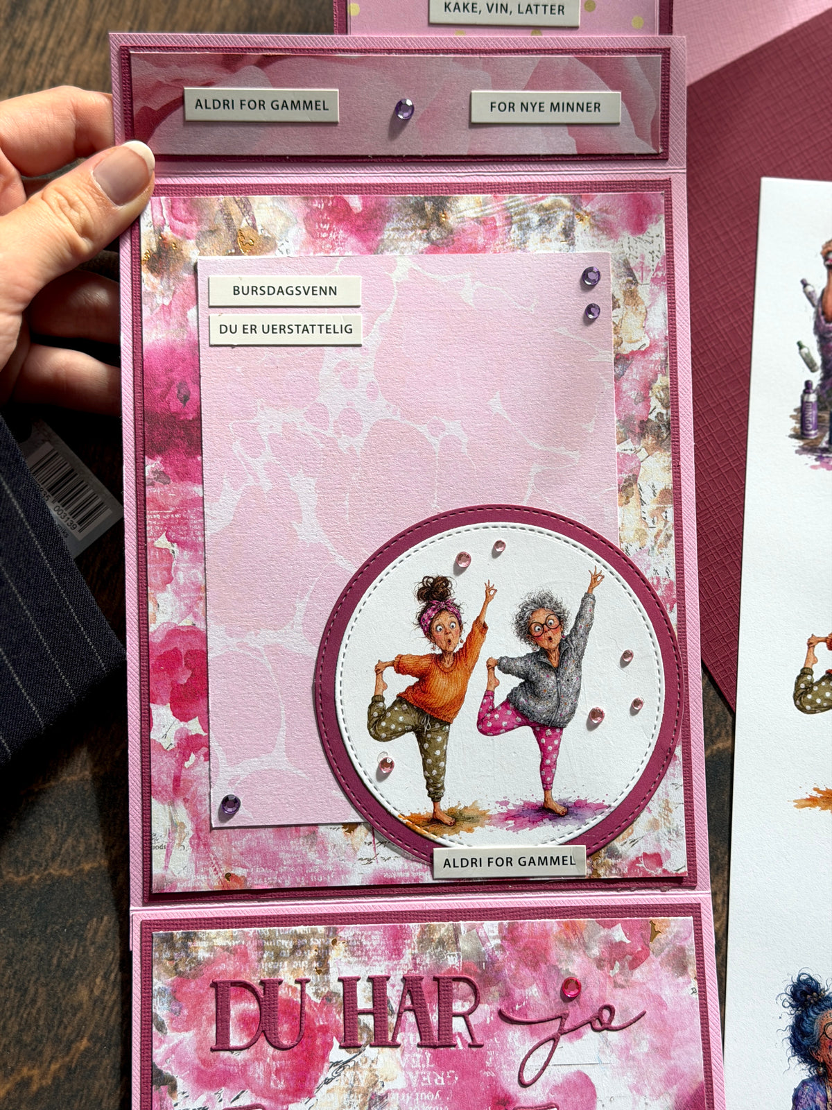 Bikuben Hobby  - Klippeark  A4 - Damer - You go girl!
