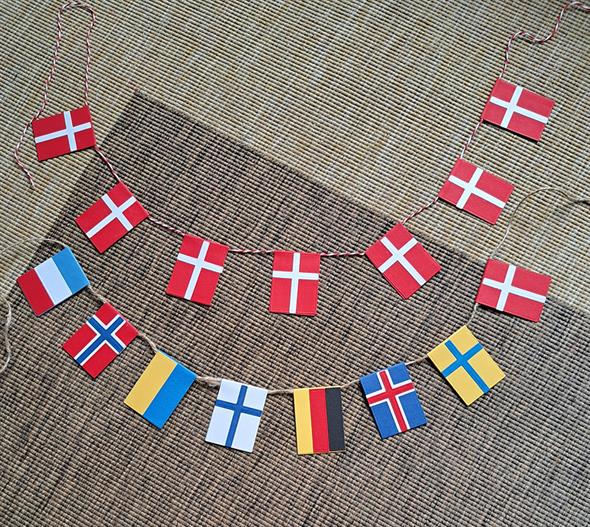 By Lene Design - Dies -  Flag Vine