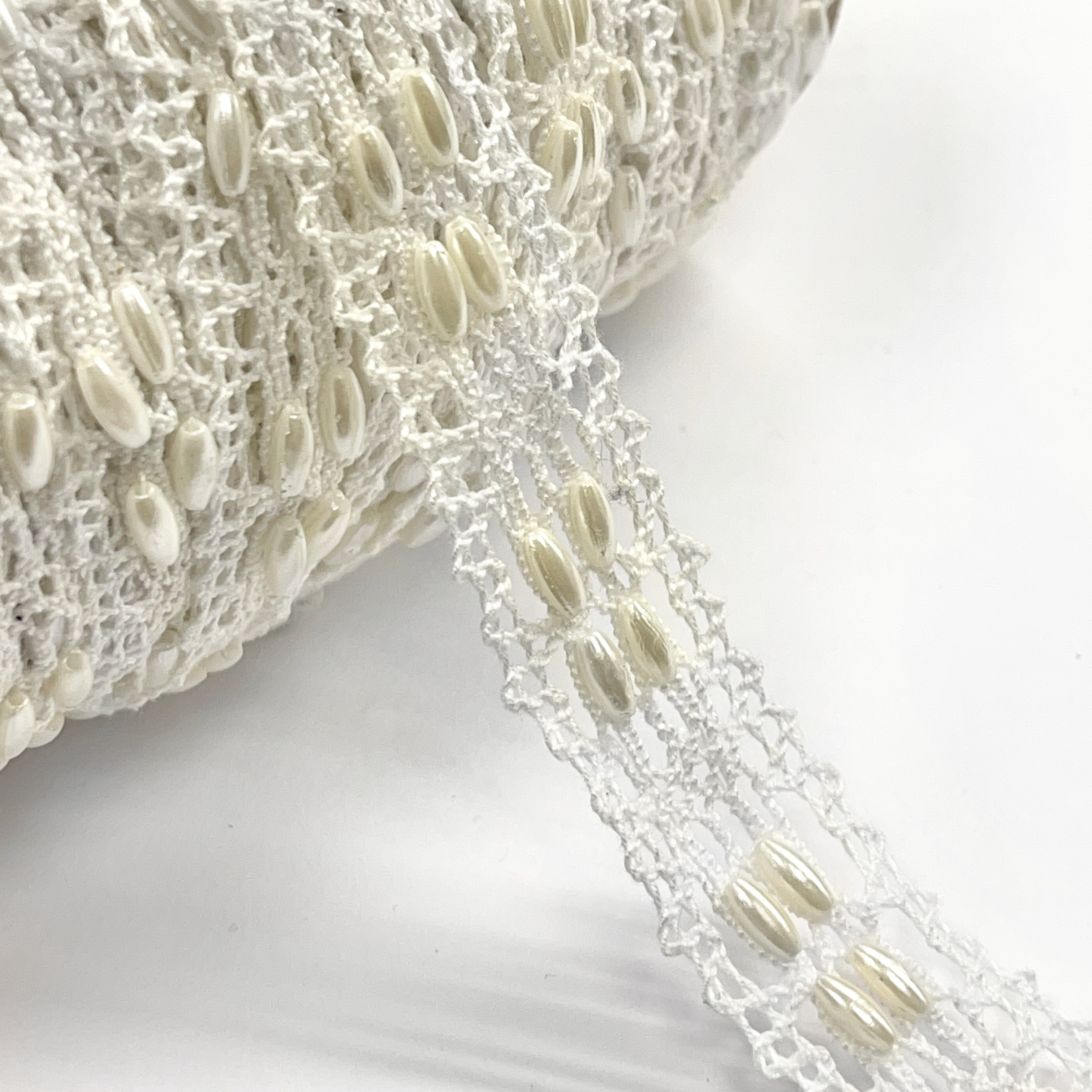 Riddersholm - Crochet Ribbon with Pearls - White - Metervis