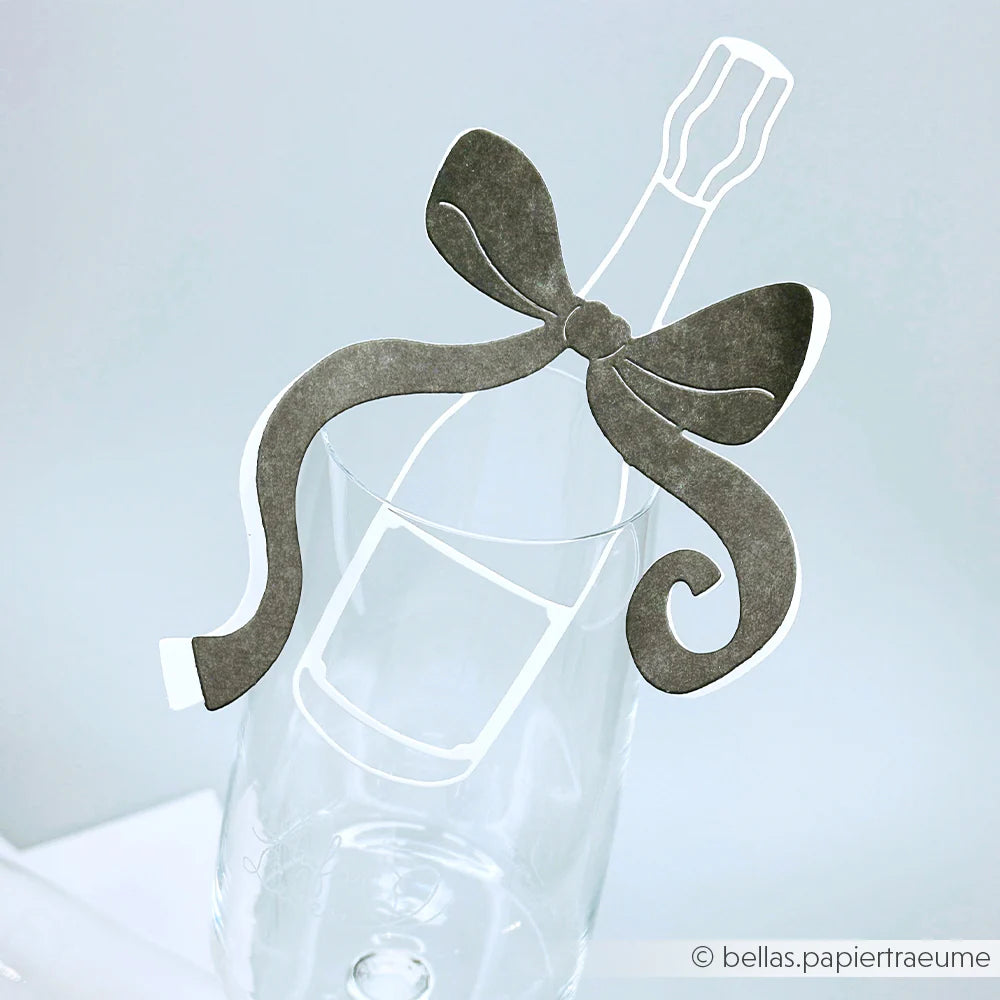 Alexandra Renke - Dies - Stor champagneflaske