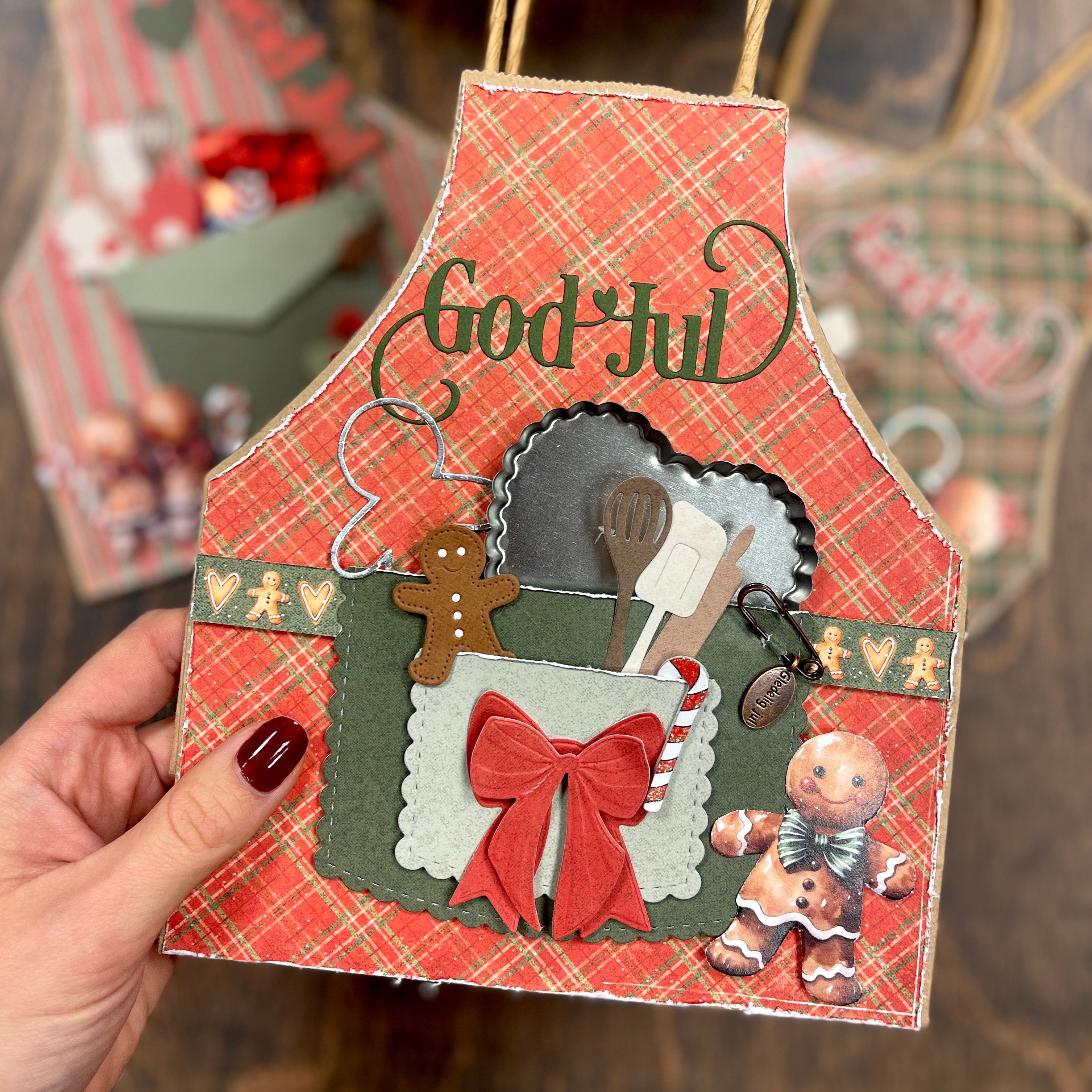 Maya Road - Kakeform - Vintage Metal Heart Tart Tin