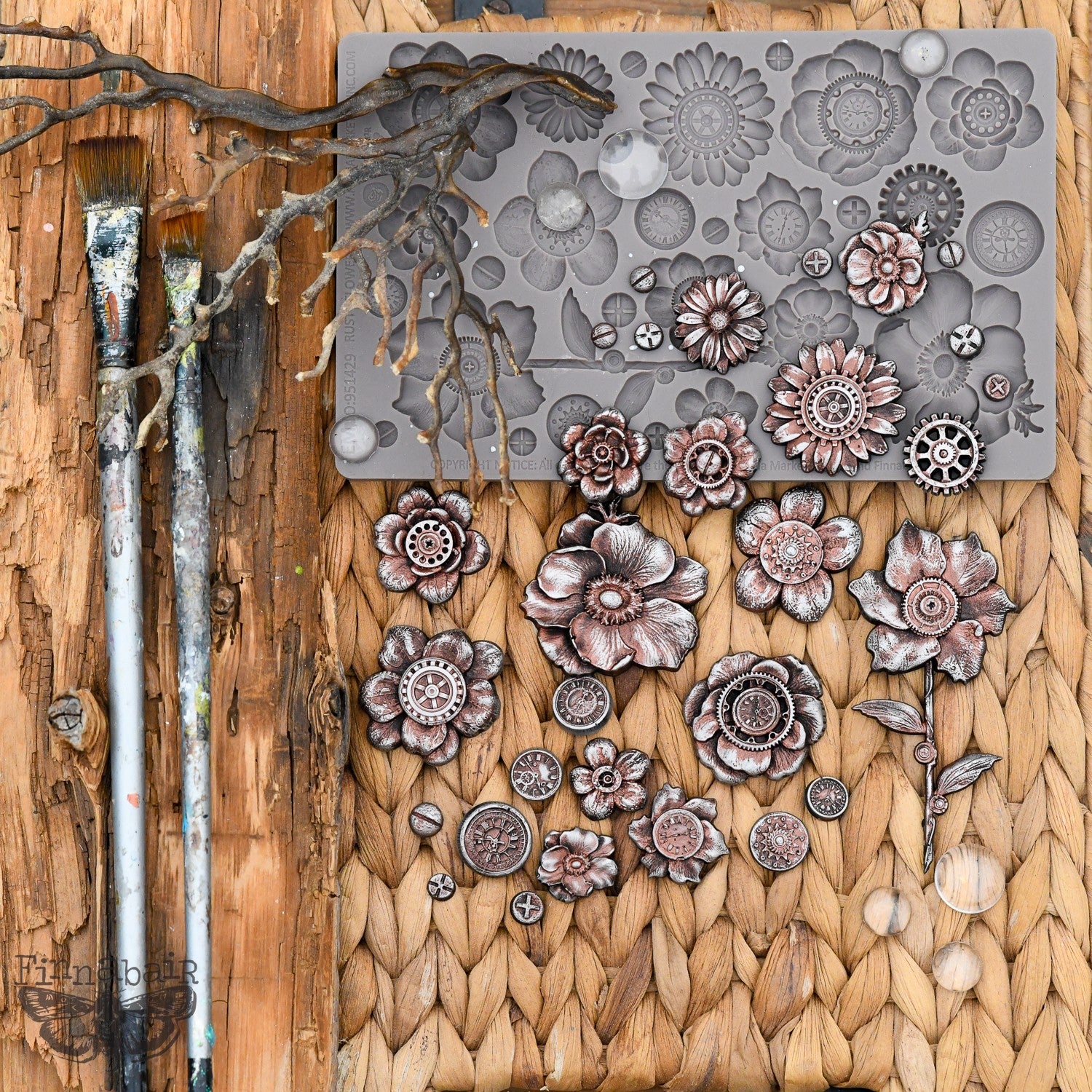 Prima - Finnabair Decor Mould - Rusty Flowers
