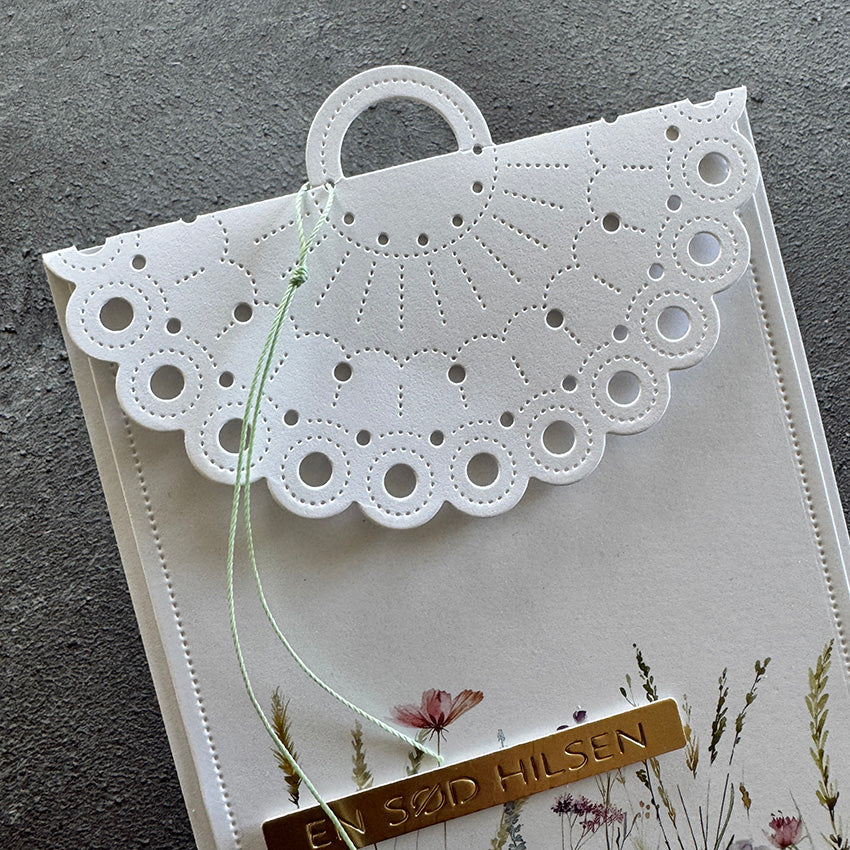 Simple and Basic - Dies - Decorative treatbag topper