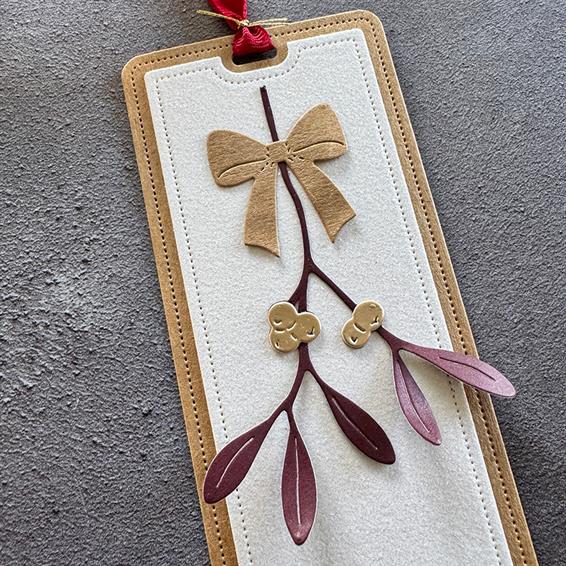 Simple and Basic - Dies - Beautiful bows on a tag