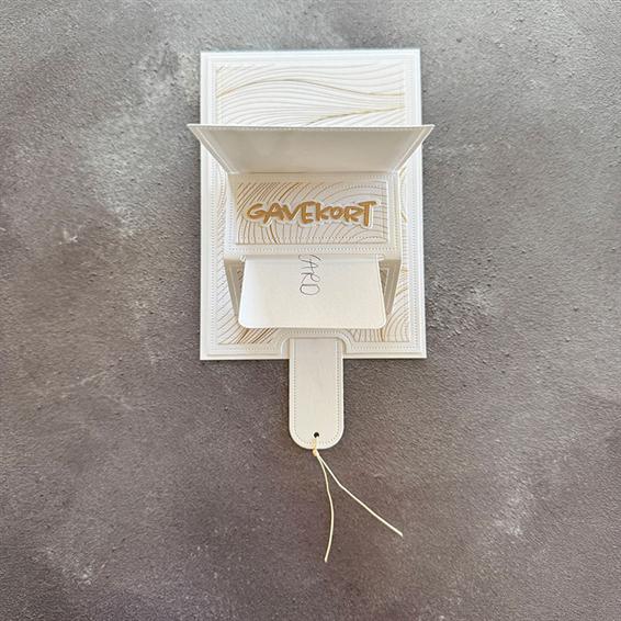 Simple and Basic - Dies - Pop-up Giftcard holder