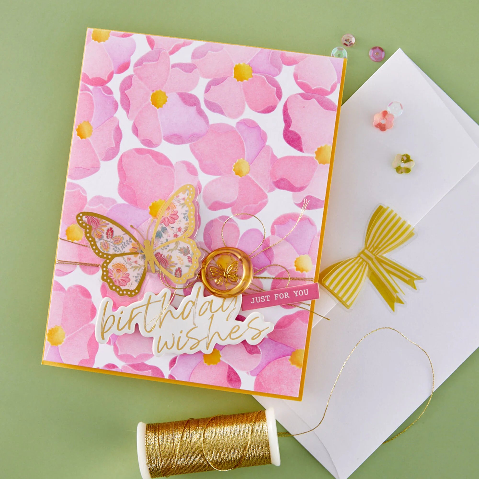 Spellbinders - Poppy Song - Layered Stencil - Petal Burst