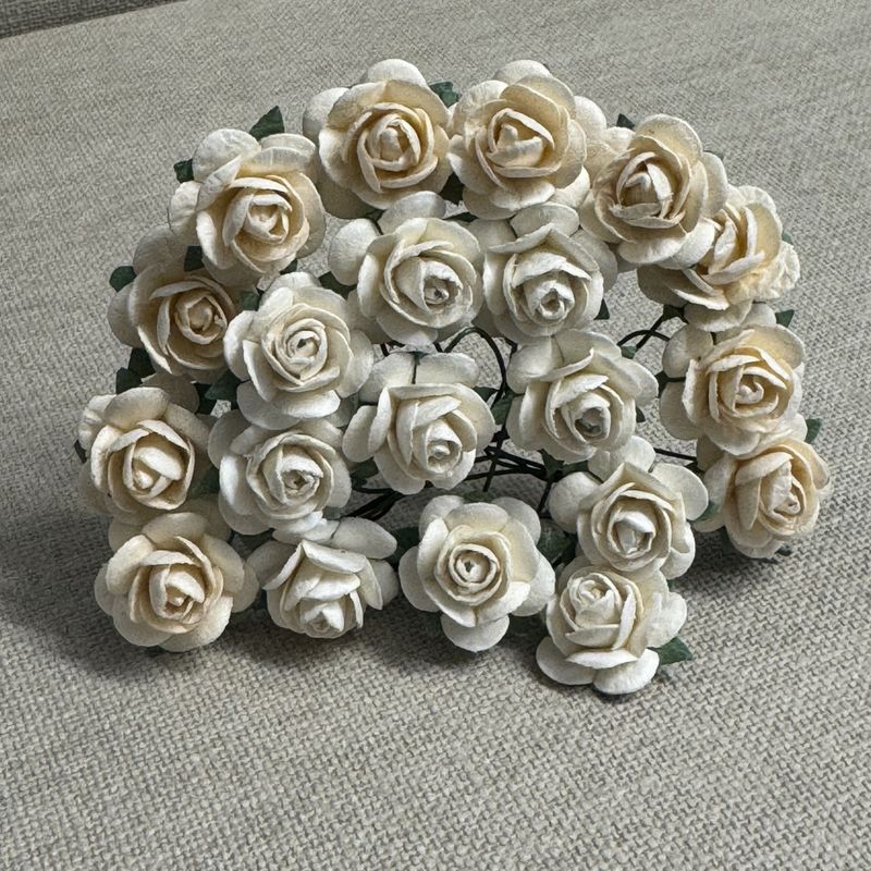 Papirdesign - Roser 1,8 - Hvit