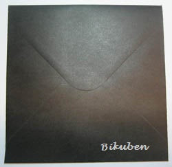 Kort og Godt: Sorte konvolutter   16 x 16 cm