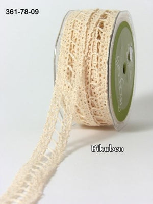 May Arts - Crochet Ribbon - Ivory - Metersvis