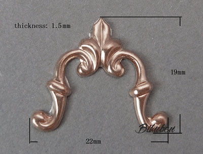 Charms - Brass - Scroll Corner