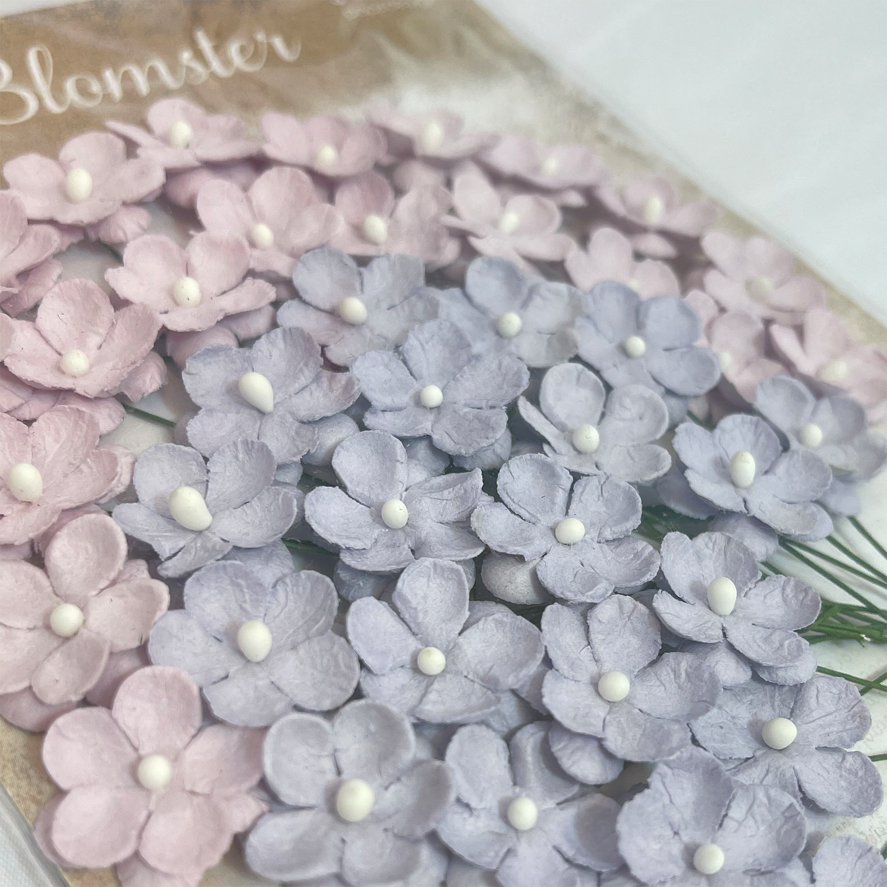 papirdesign søte blomster vintage lilla 
